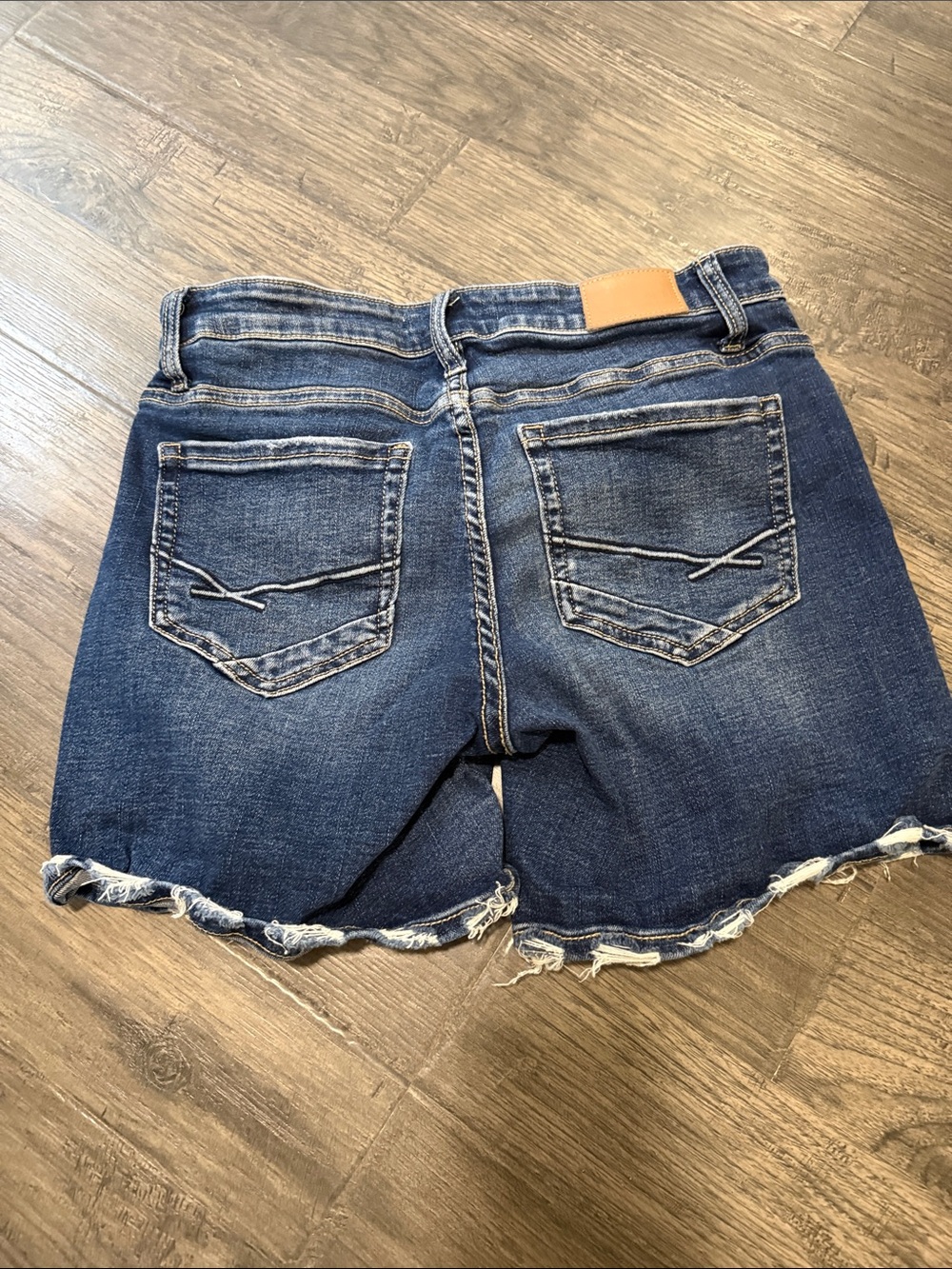 BKE Demi shorts - Picture 2 of 3
